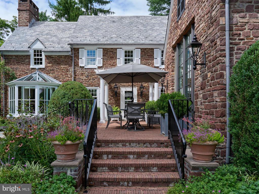 565 KELLERS CHURCH ROAD