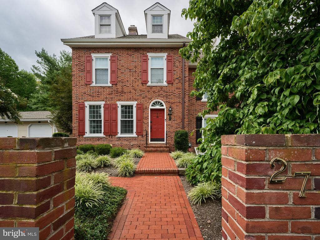 27 SENTINEL ROAD Unit: 139