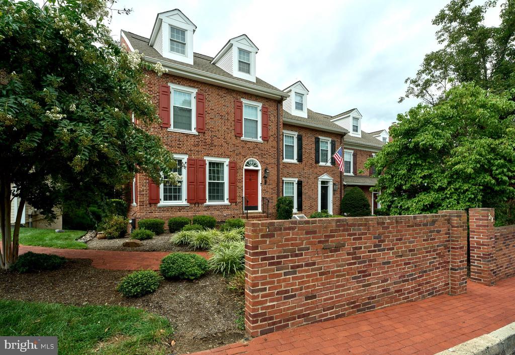 27 SENTINEL ROAD Unit: 139