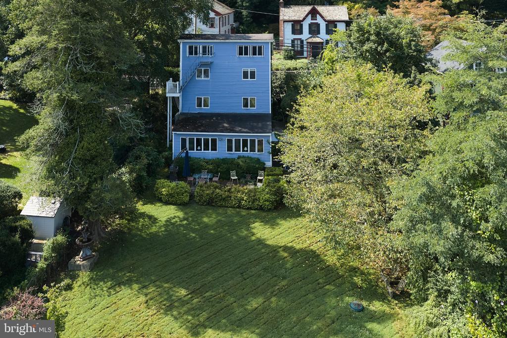 3666 RIVER ROAD