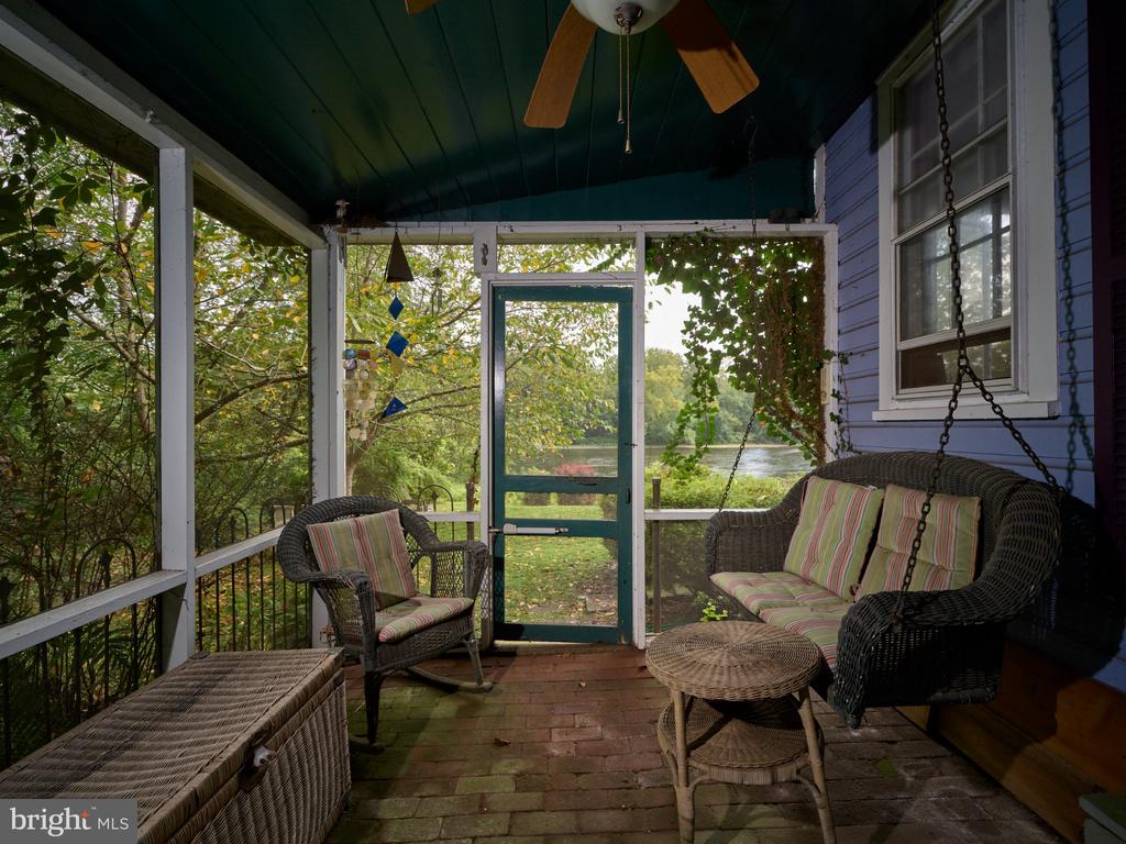 3666 RIVER ROAD