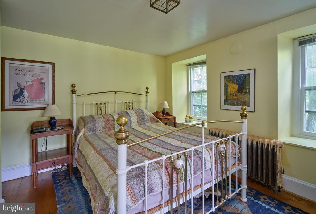 3666 RIVER ROAD
