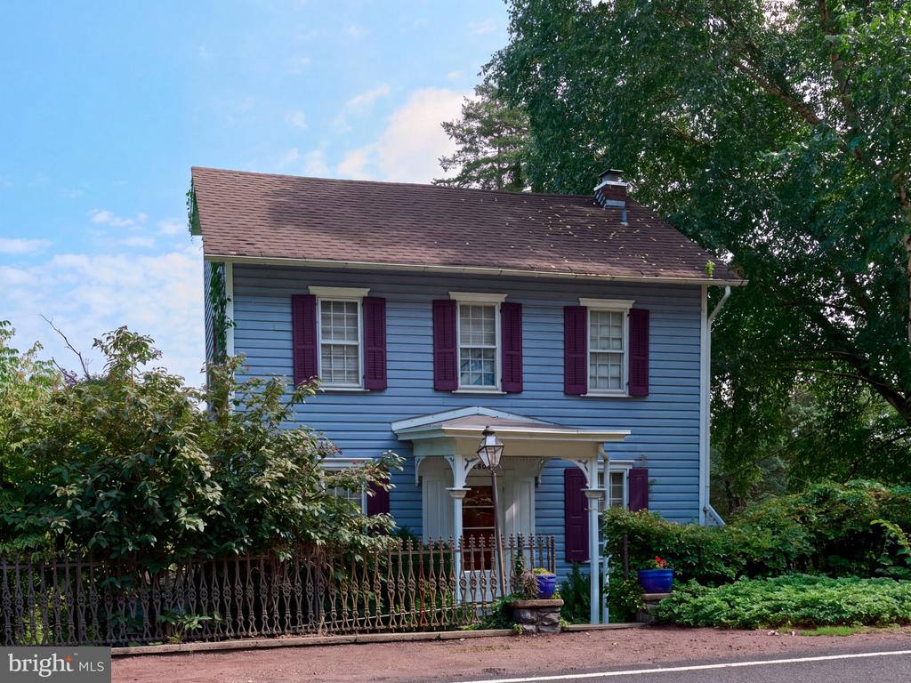 3666 RIVER ROAD