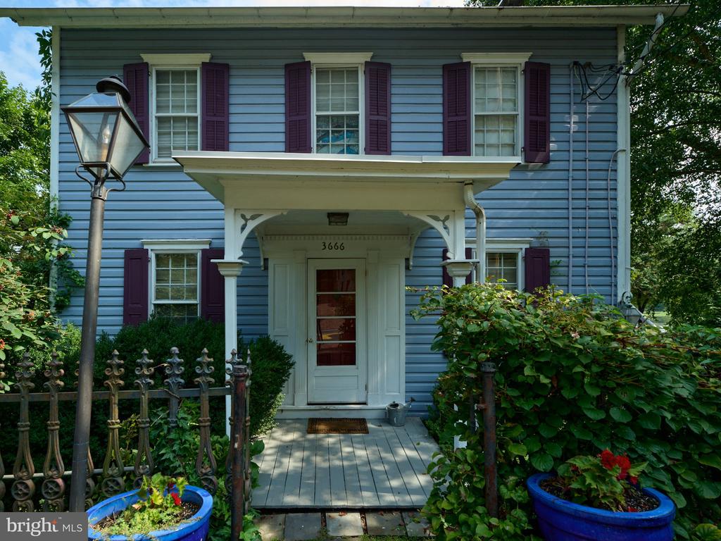 3666 RIVER ROAD