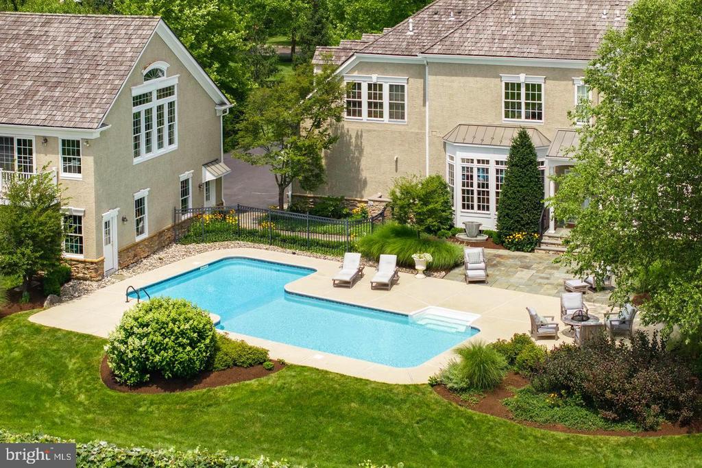 111 MEADOW VIEW DRIVE