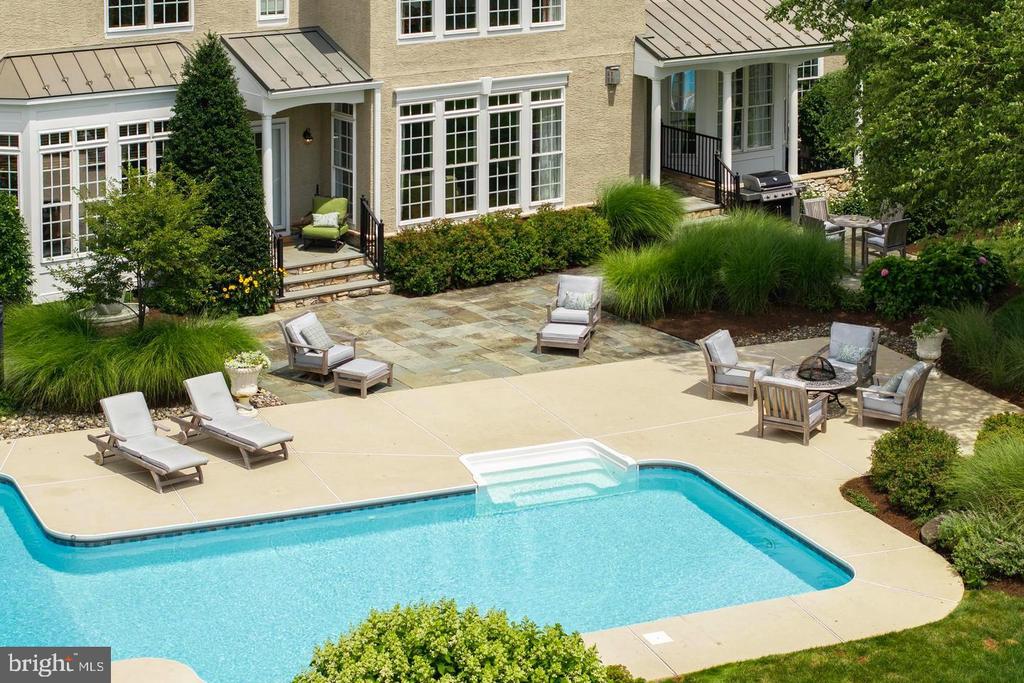 111 MEADOW VIEW DRIVE
