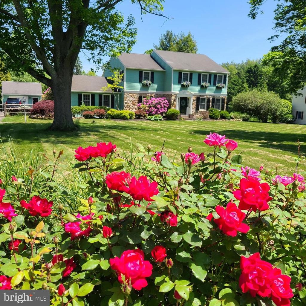 3889 ROBIN ROAD
