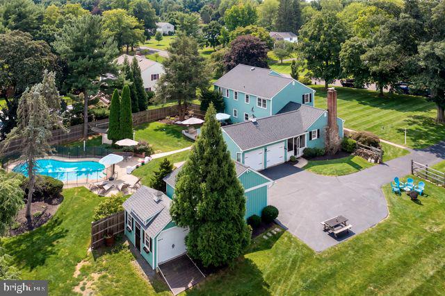 3889 ROBIN ROAD