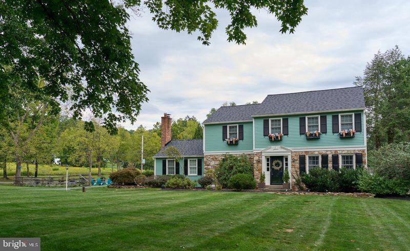3889 ROBIN ROAD