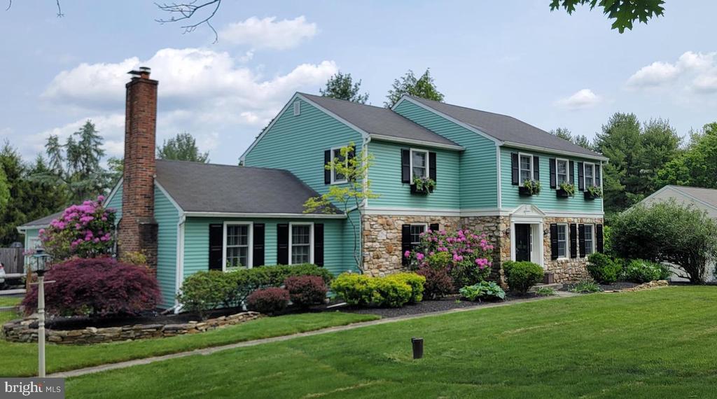 3889 ROBIN ROAD