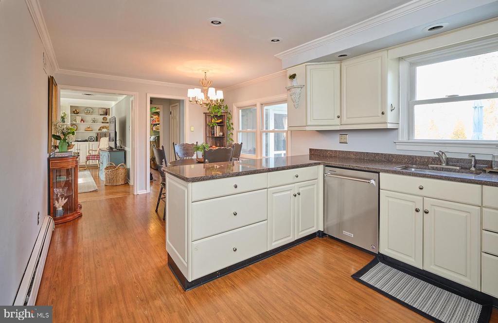 3889 ROBIN ROAD