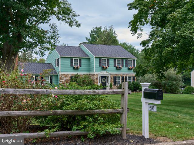 3889 ROBIN ROAD