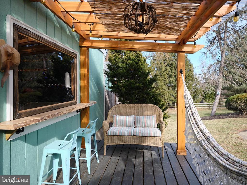 3889 ROBIN ROAD