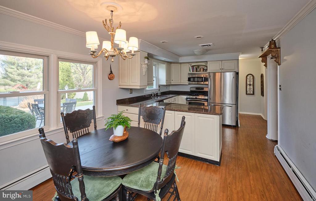 3889 ROBIN ROAD