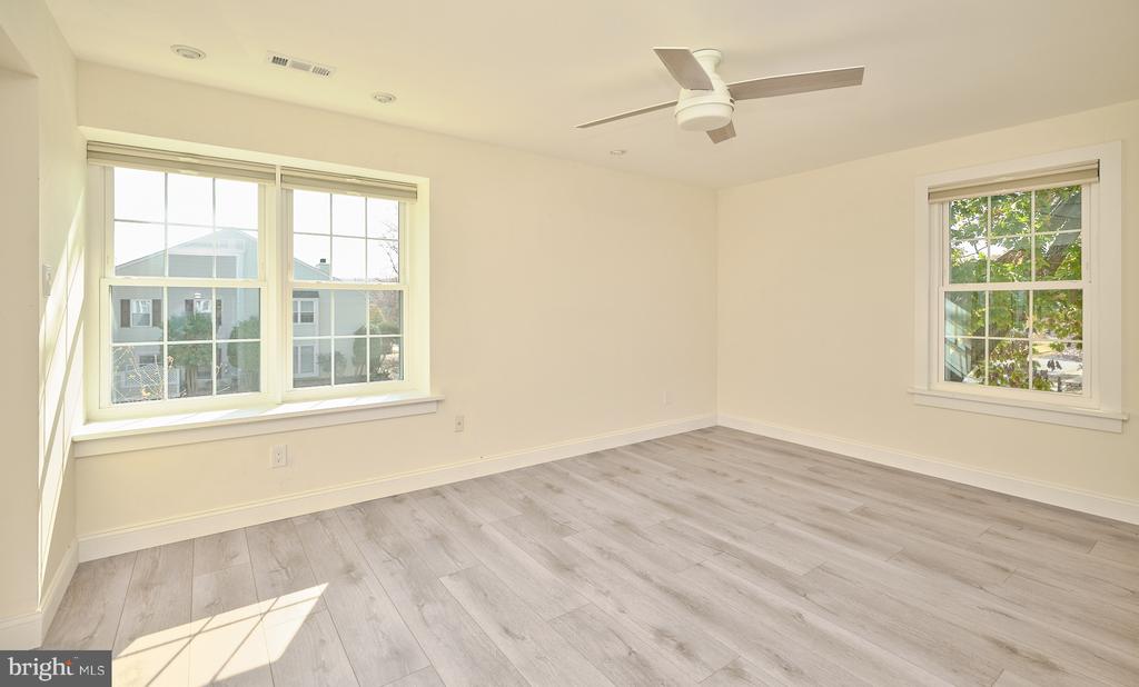 171 SHIRE DRIVE Unit: 17A