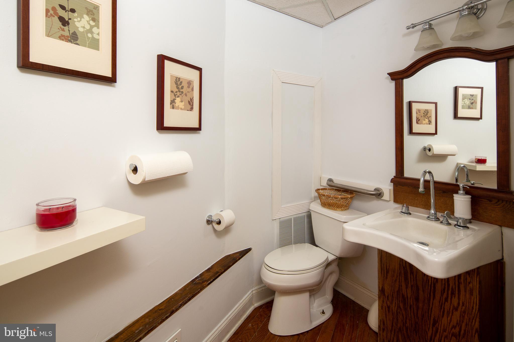 143 LOWER YORK ROAD VR8