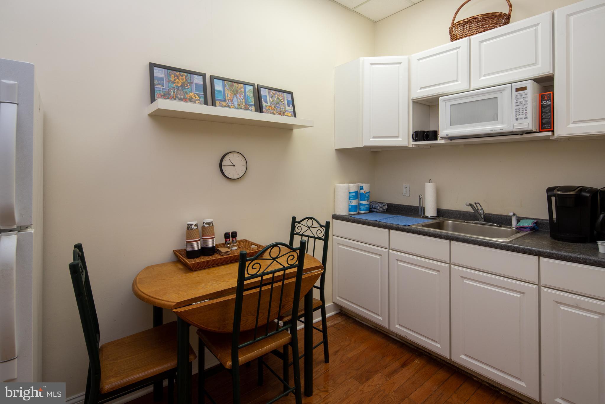 143 LOWER YORK ROAD VR8