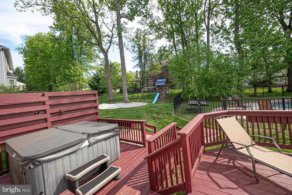 807 TREMONT DRIVE