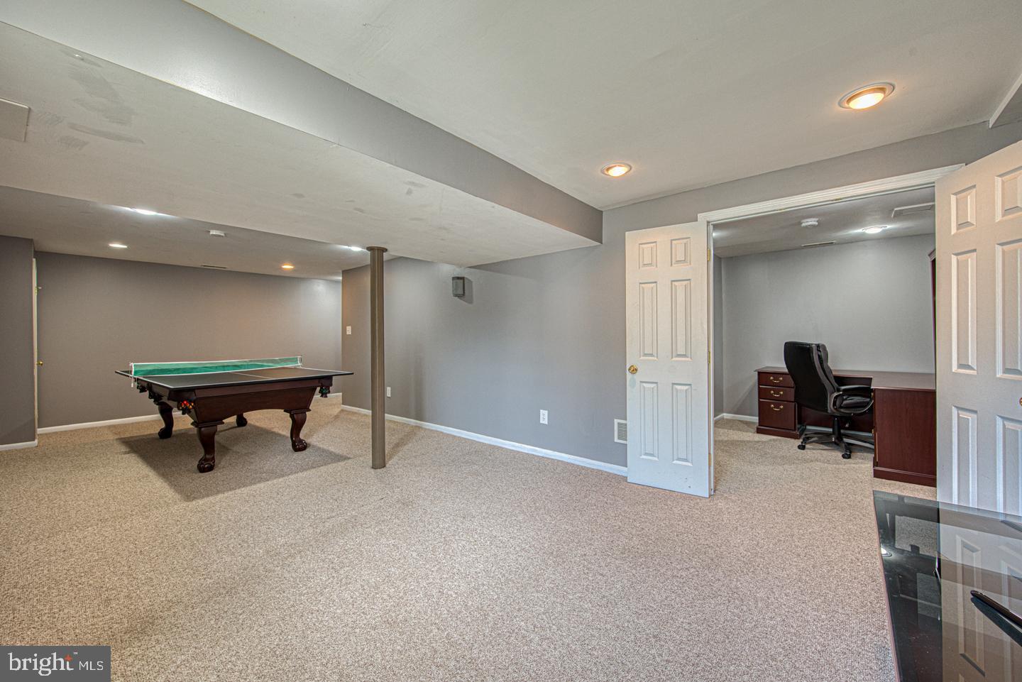 807 TREMONT DRIVE