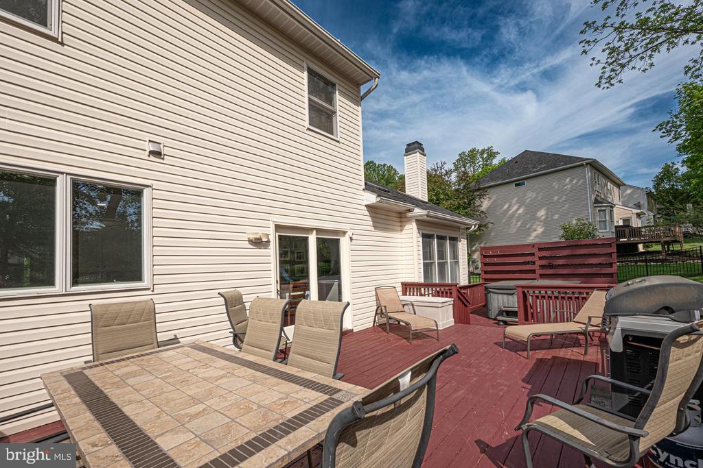 807 TREMONT DRIVE