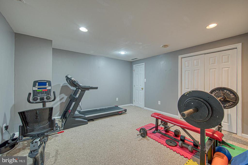 807 TREMONT DRIVE