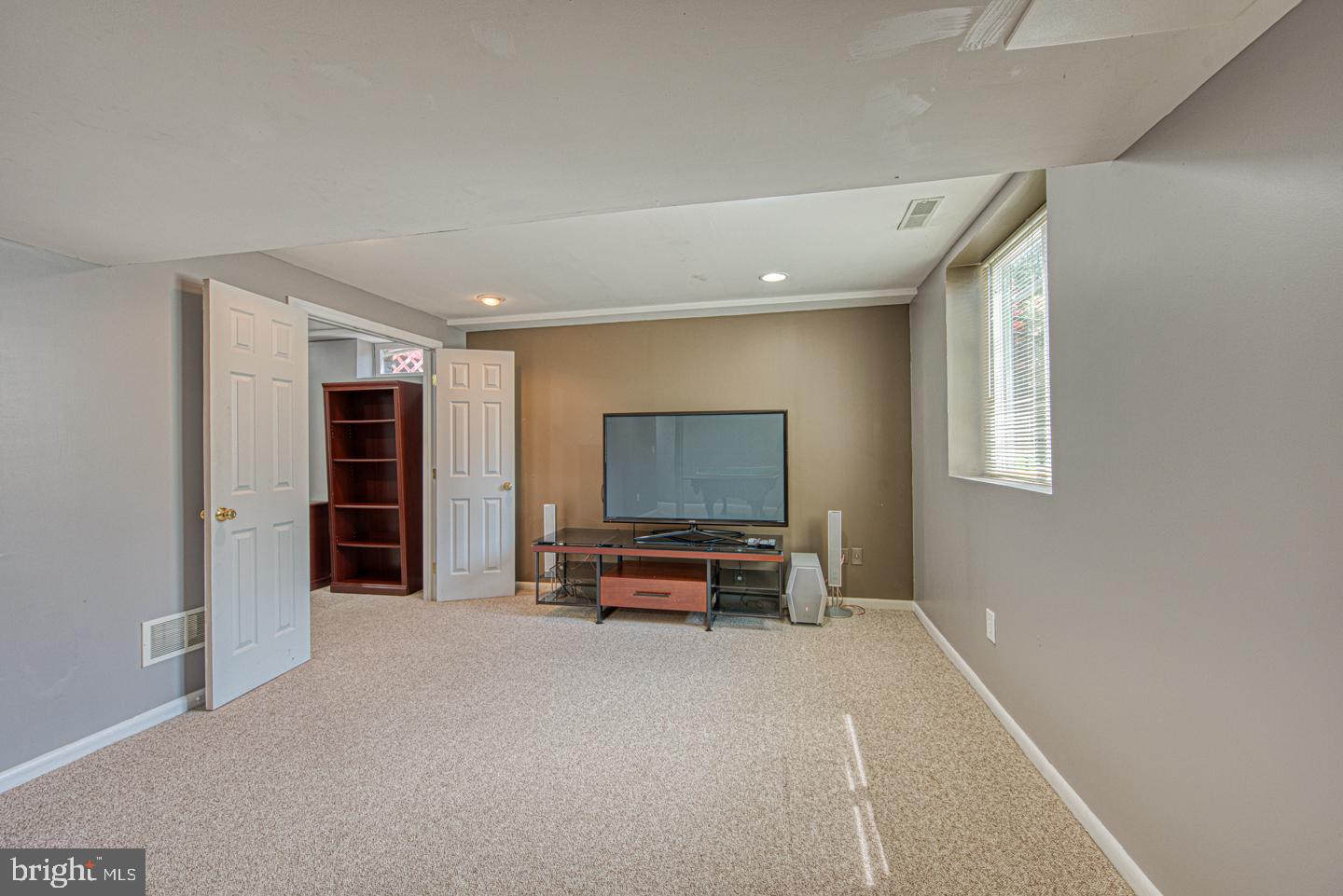 807 TREMONT DRIVE