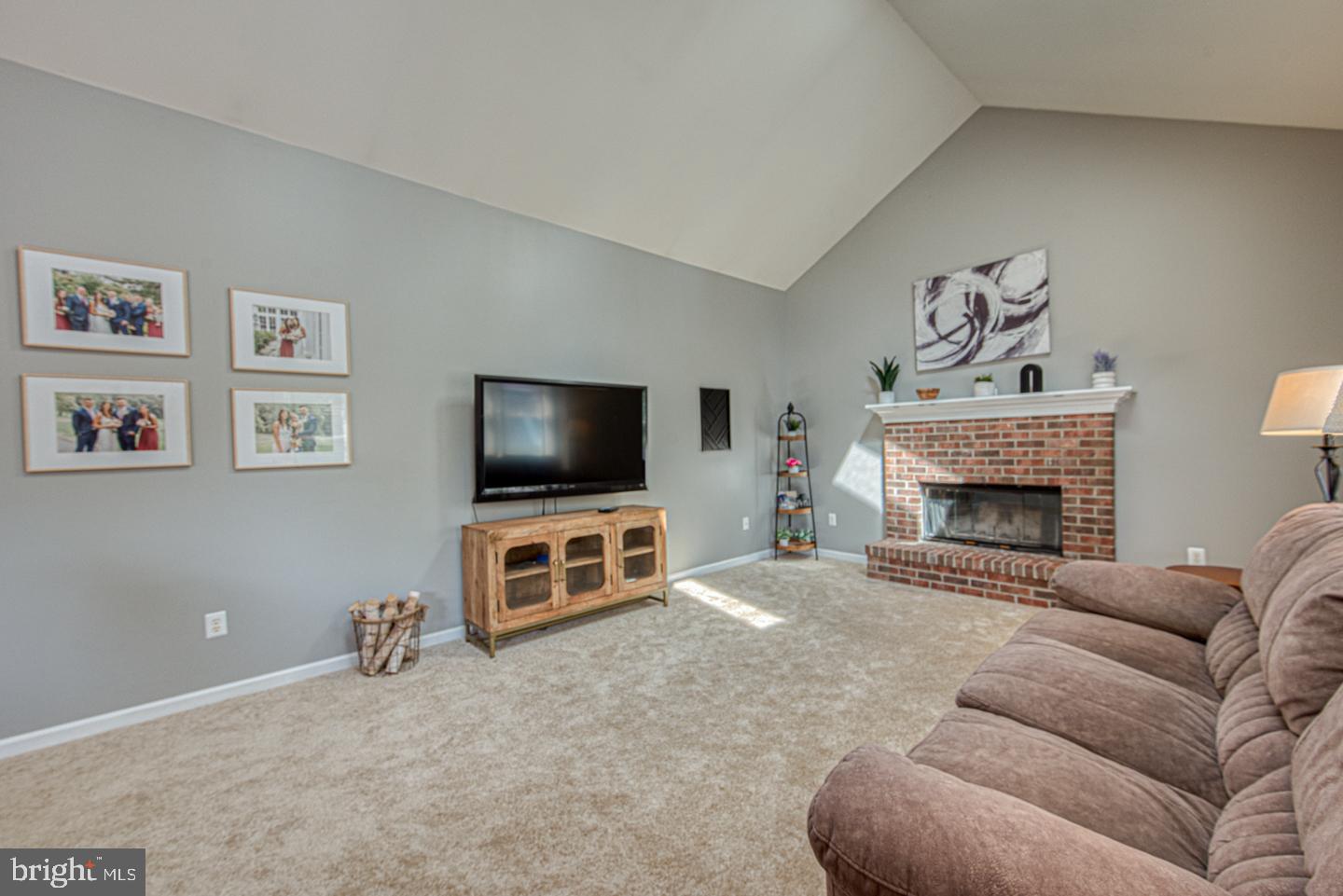 807 TREMONT DRIVE