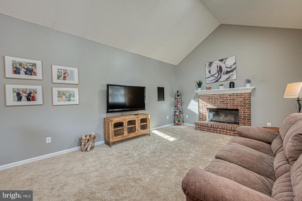 807 TREMONT DRIVE