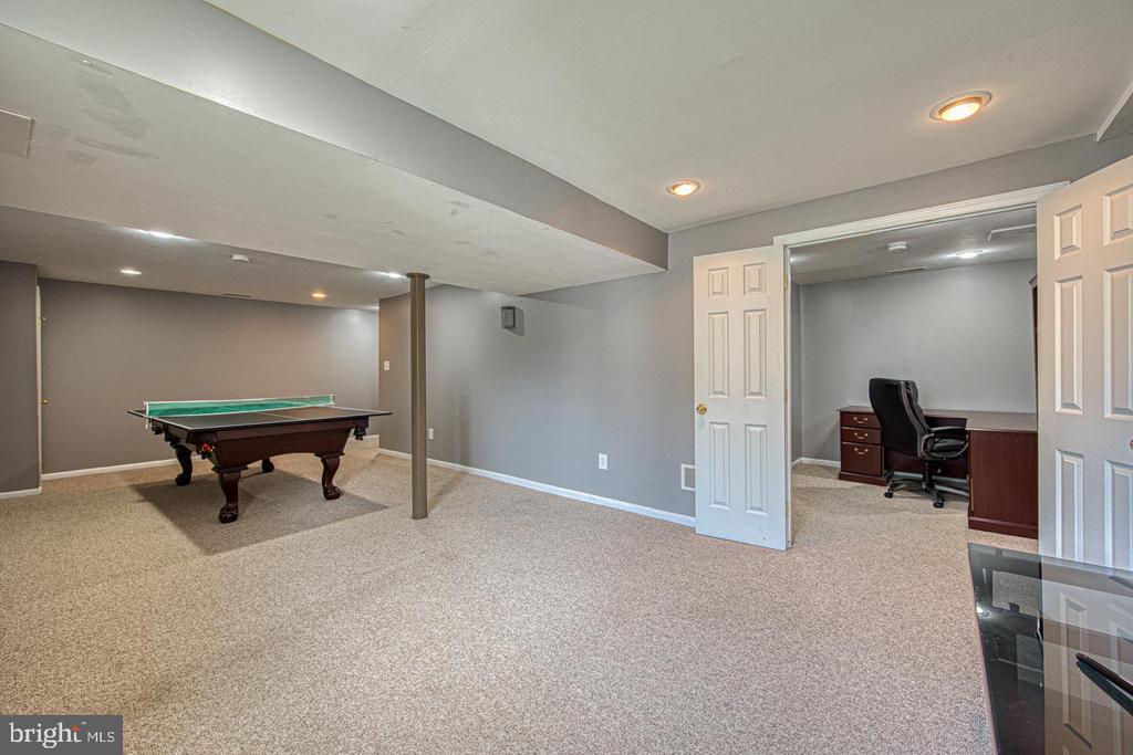 807 TREMONT DRIVE