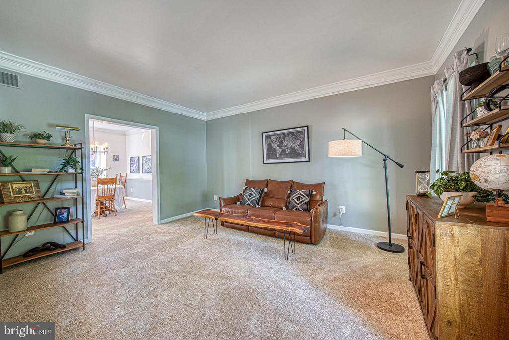 807 TREMONT DRIVE