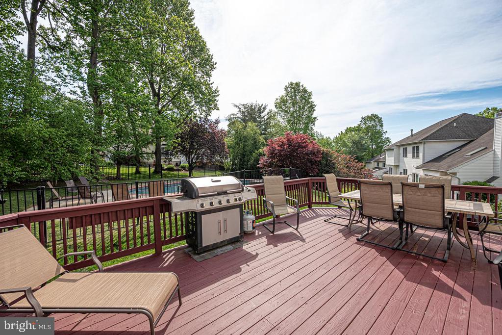 807 TREMONT DRIVE
