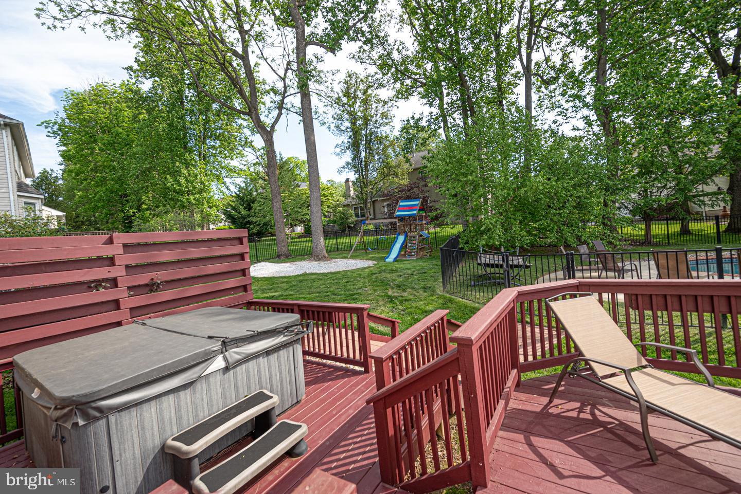 807 TREMONT DRIVE