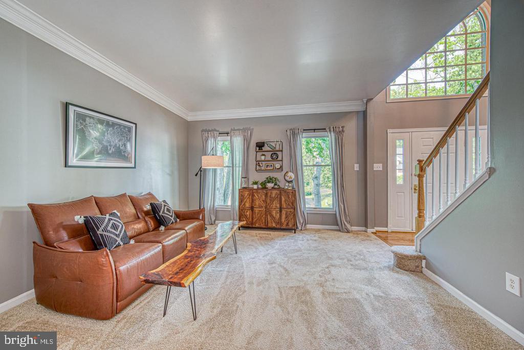 807 TREMONT DRIVE