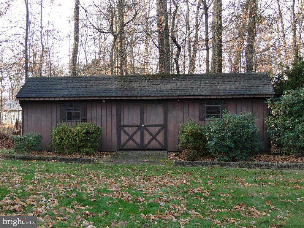 8504 DOGWOOD DRIVE