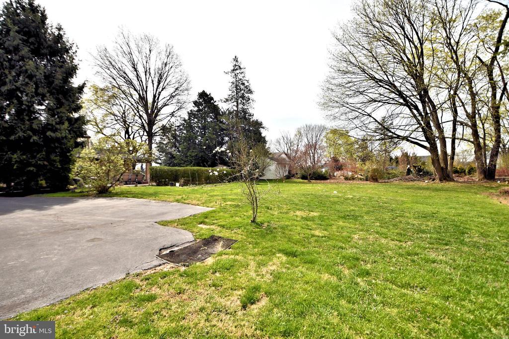 1626 FITZWATERTOWN ROAD