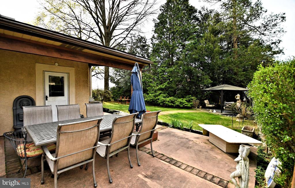 1626 FITZWATERTOWN ROAD
