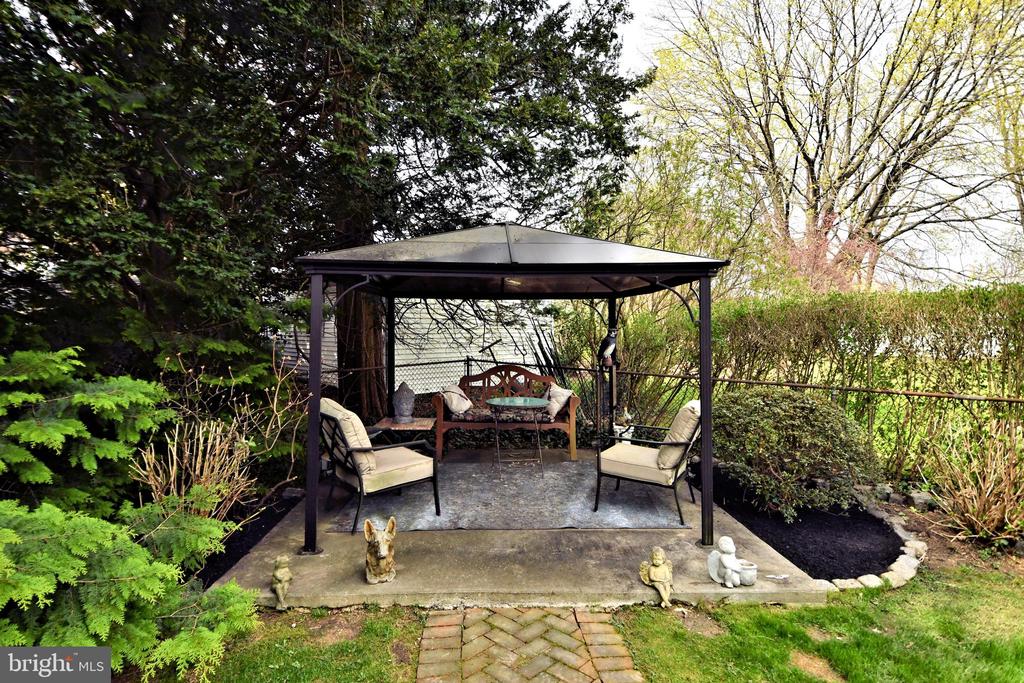 1626 FITZWATERTOWN ROAD