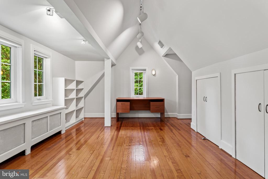 751 CLARENDON ROAD