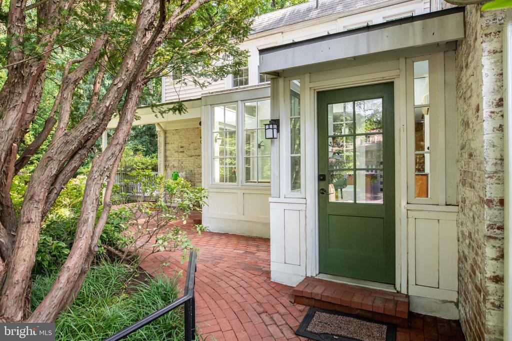 751 CLARENDON ROAD