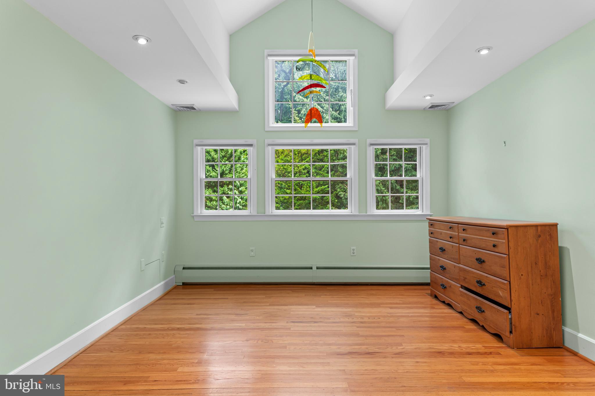 751 CLARENDON ROAD