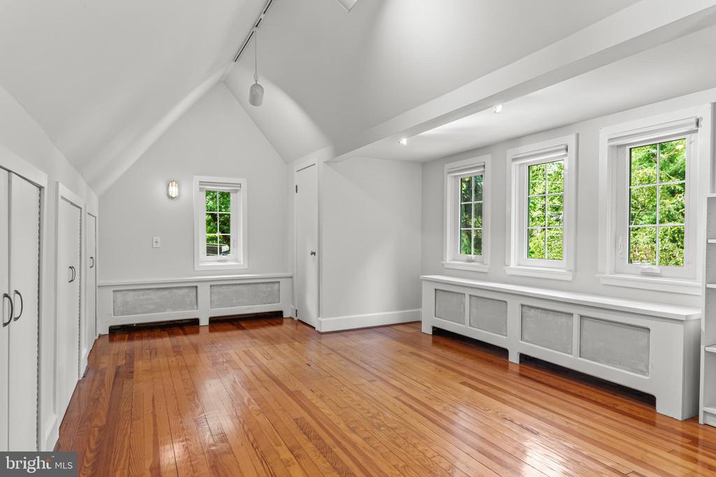 751 CLARENDON ROAD