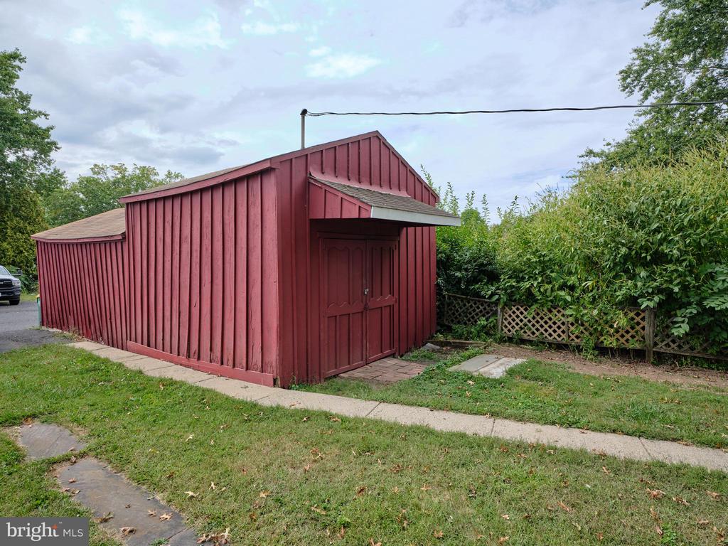 419 SEMINARY STREET