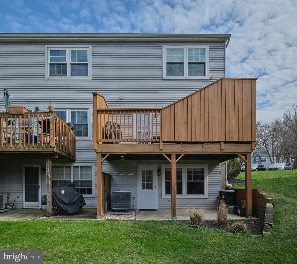 27 APPLEWOOD COURT