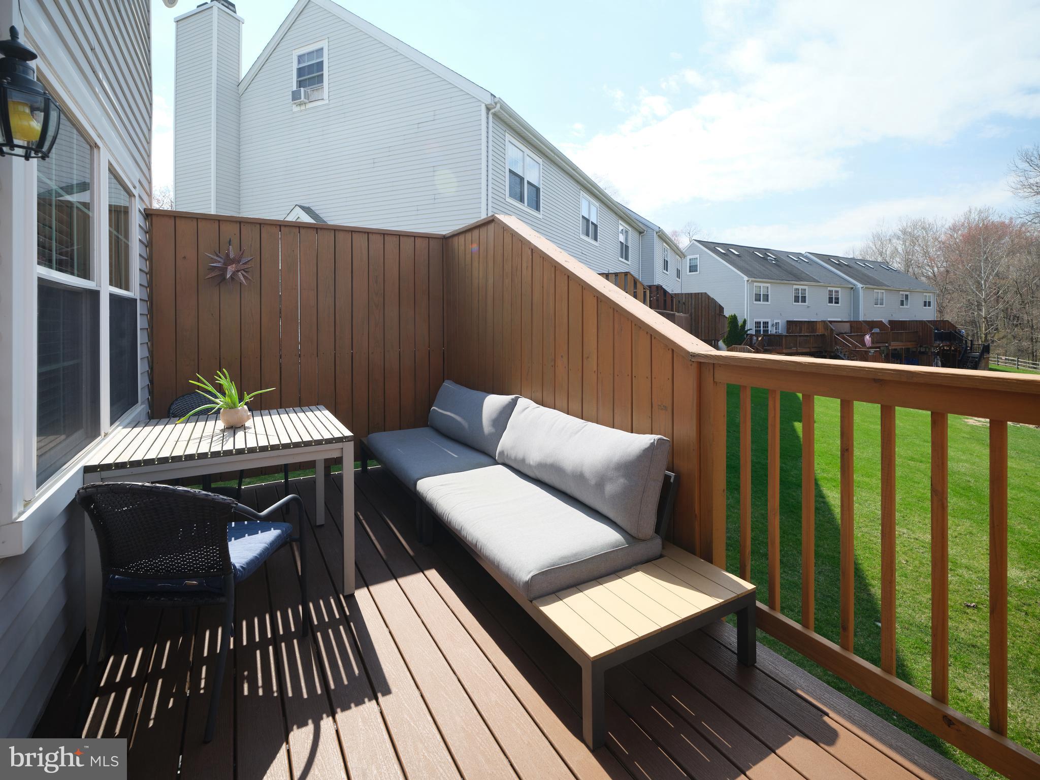 27 APPLEWOOD COURT