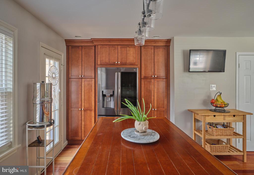 27 APPLEWOOD COURT