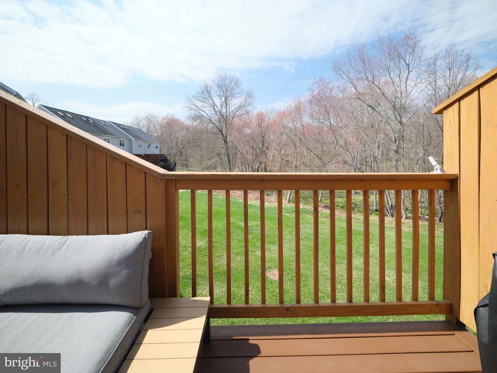27 APPLEWOOD COURT