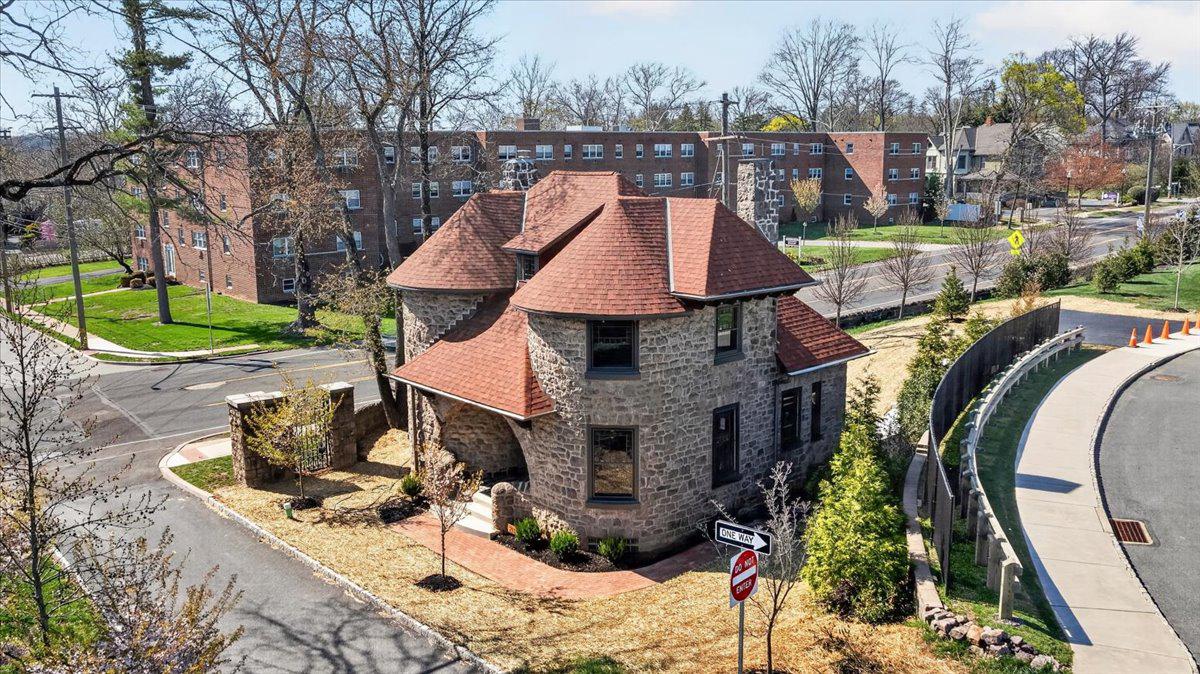 701 S BETHLEHEM PIKE