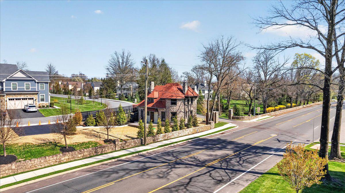 701 S BETHLEHEM PIKE
