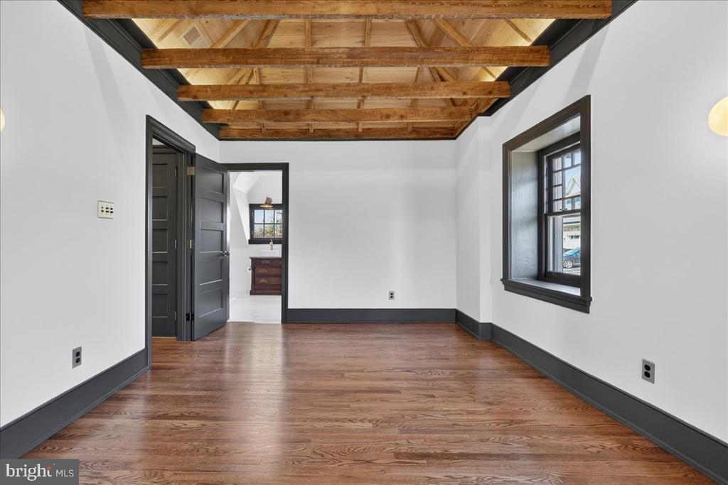 701 S BETHLEHEM PIKE