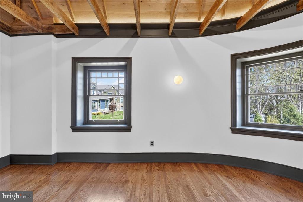701 S BETHLEHEM PIKE